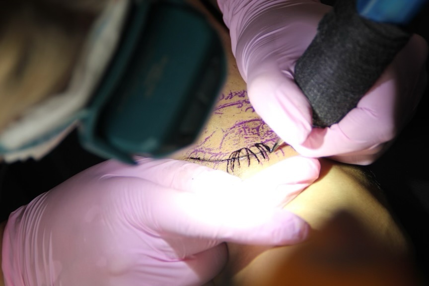 Séance tattouage pour natural myst.ink